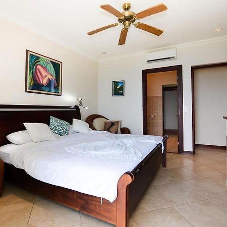 Exquisitely Decorated 5Th-Floor Aerie With Views Of Two Bays In Flamingo Villa Playa Flamingo Kültér fotó