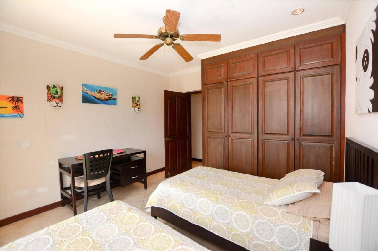 Exquisitely Decorated 5Th-Floor Aerie With Views Of Two Bays In Flamingo Villa Playa Flamingo Kültér fotó